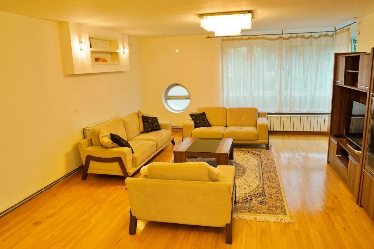 City Center Grand Apartment - Three-Bedroom, Free Parking 塞拉耶佛 外观 照片