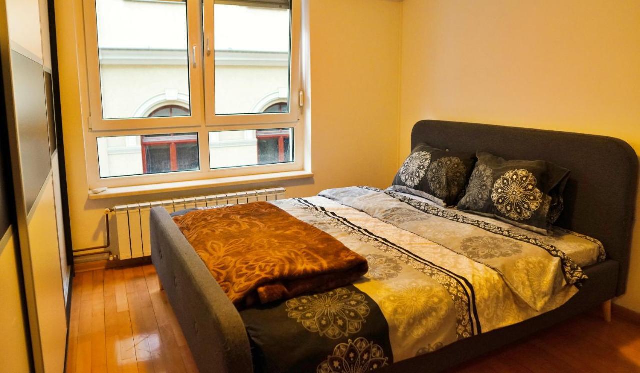 City Center Grand Apartment - Three-Bedroom, Free Parking 塞拉耶佛 外观 照片