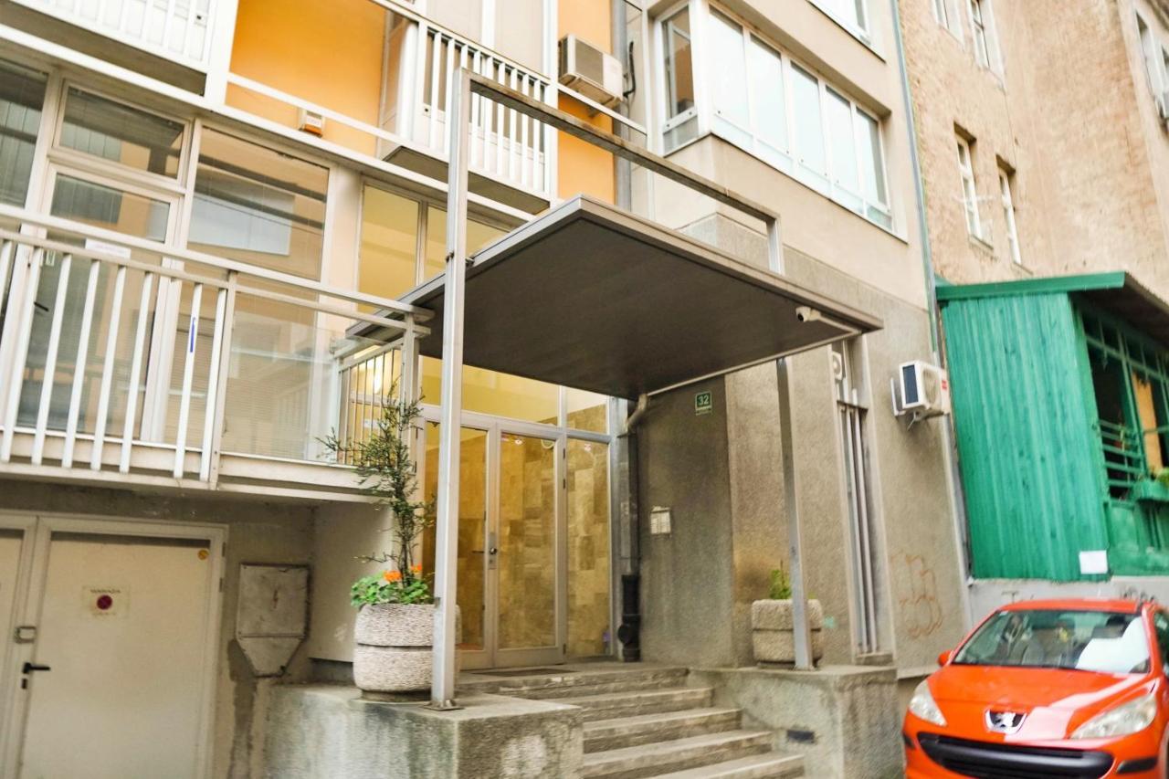 City Center Grand Apartment - Three-Bedroom, Free Parking 塞拉耶佛 外观 照片