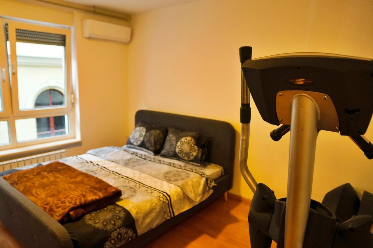 City Center Grand Apartment - Three-Bedroom, Free Parking 塞拉耶佛 外观 照片