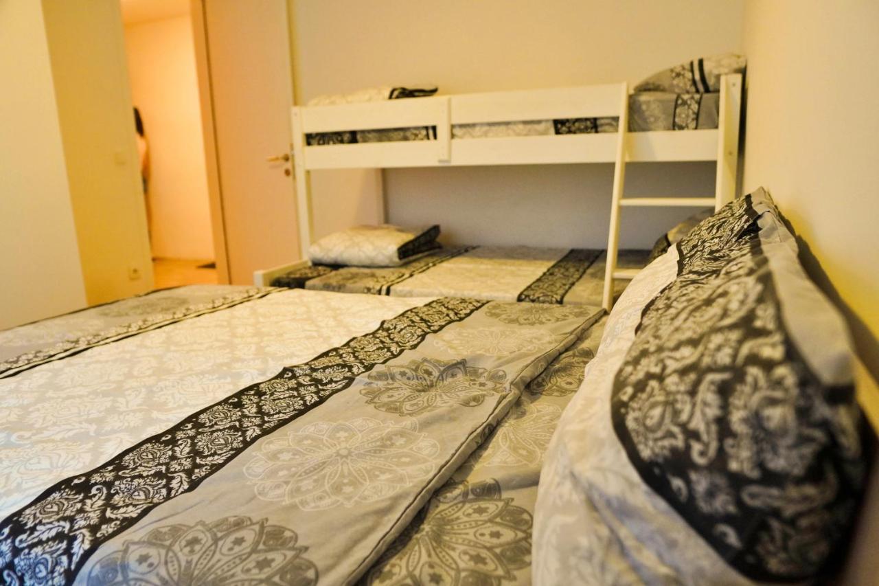 City Center Grand Apartment - Three-Bedroom, Free Parking 塞拉耶佛 外观 照片