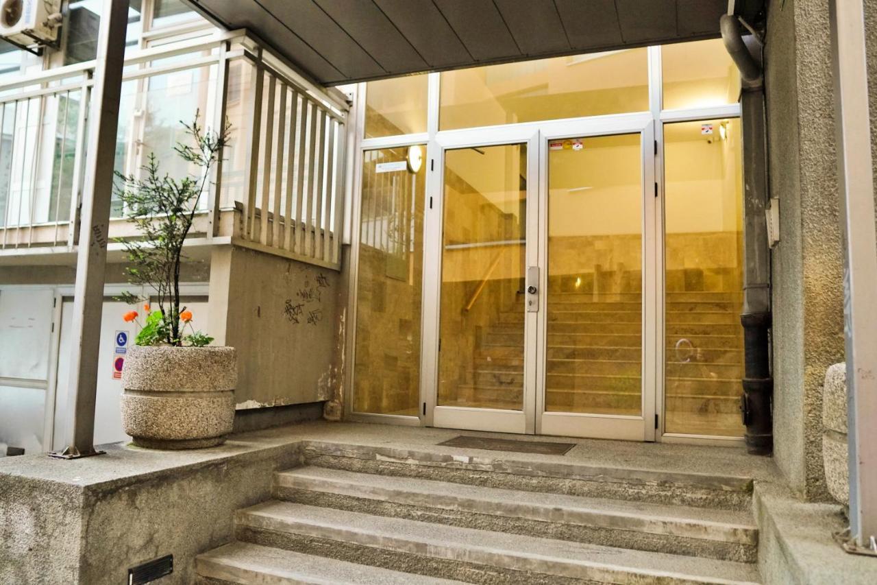 City Center Grand Apartment - Three-Bedroom, Free Parking 塞拉耶佛 外观 照片