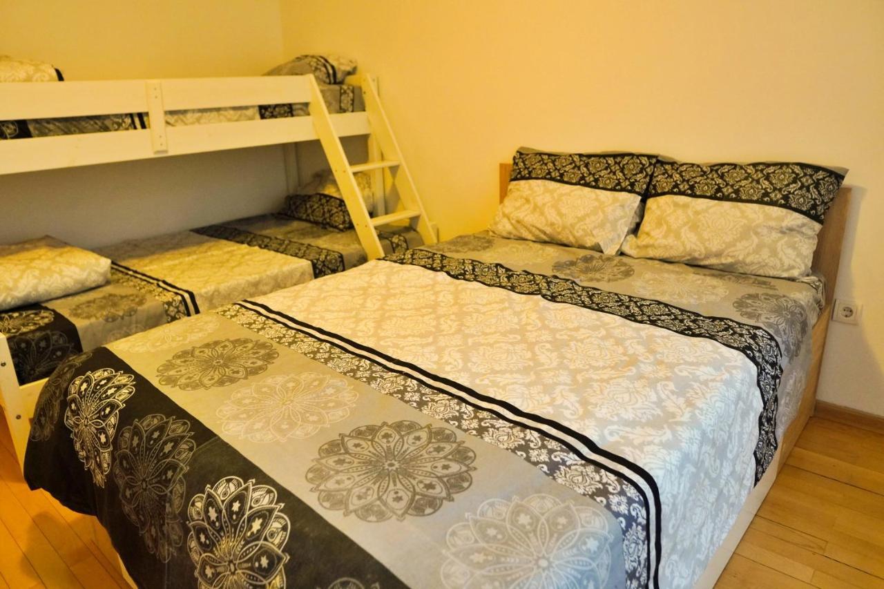 City Center Grand Apartment - Three-Bedroom, Free Parking 塞拉耶佛 外观 照片
