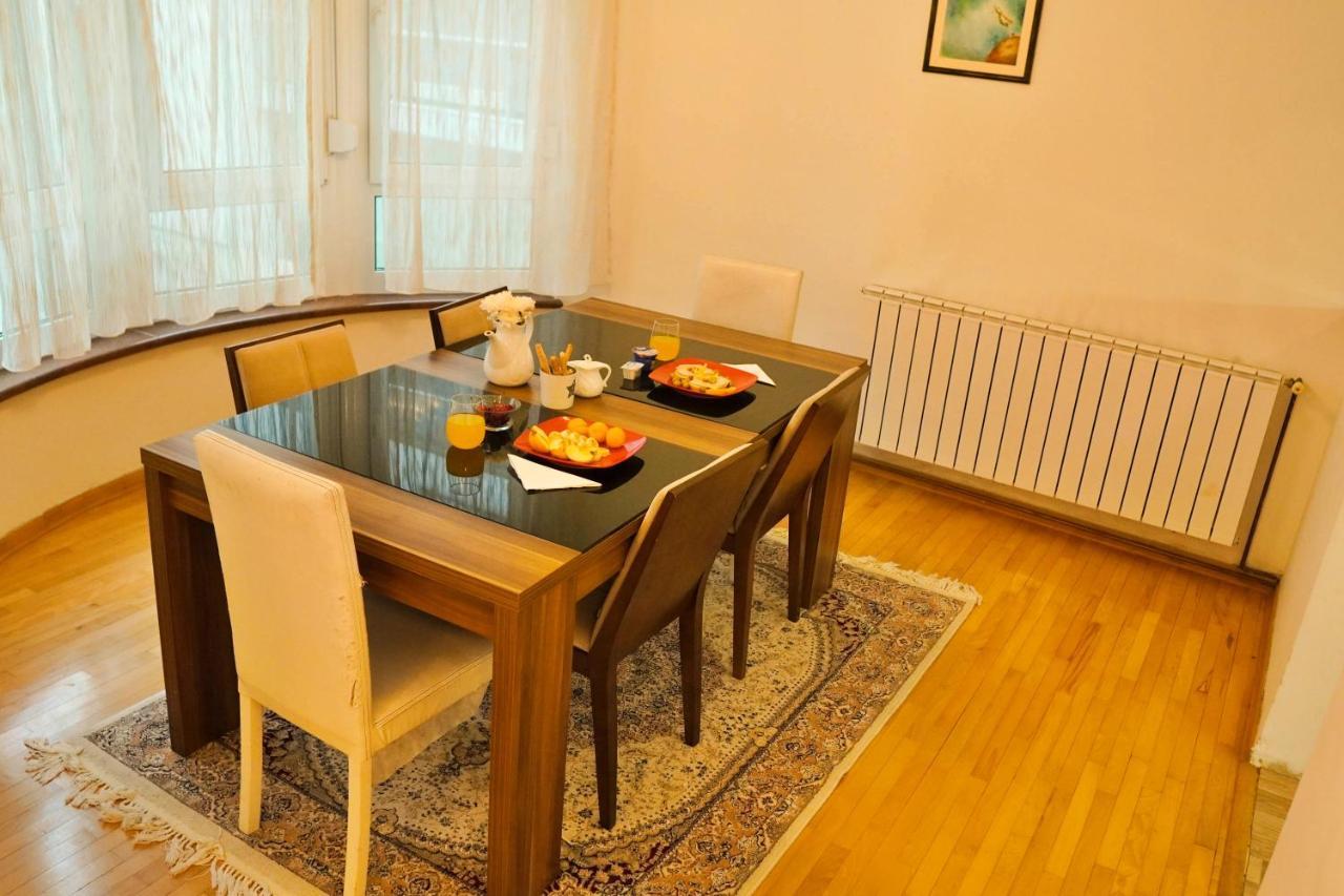 City Center Grand Apartment - Three-Bedroom, Free Parking 塞拉耶佛 外观 照片